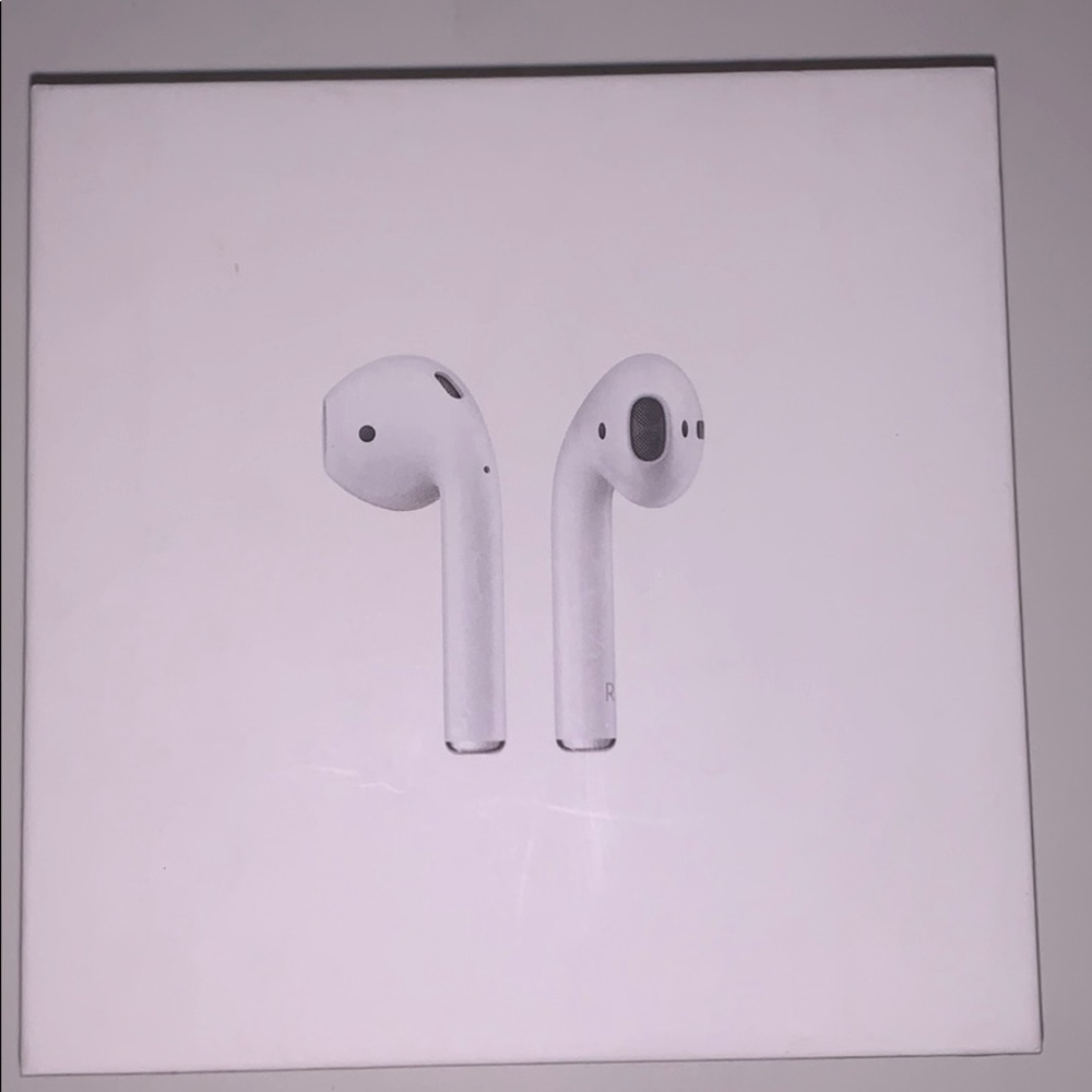 Airpods (AMAZING CONDITION) never been damage